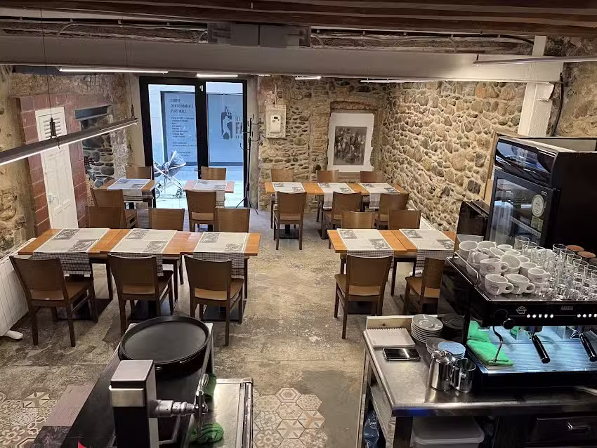 L&rsquo;Infant Joan S-XIV &ndash; Braser&iacute;a&Cocina tradicional Catalana