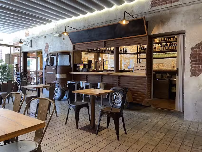 Little John Burgers & Things