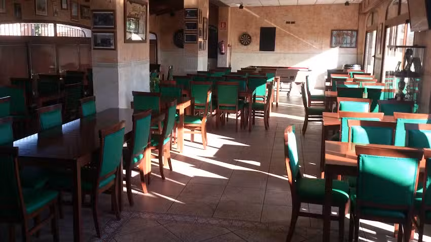 Lo Crisp&iacute;n Tavern