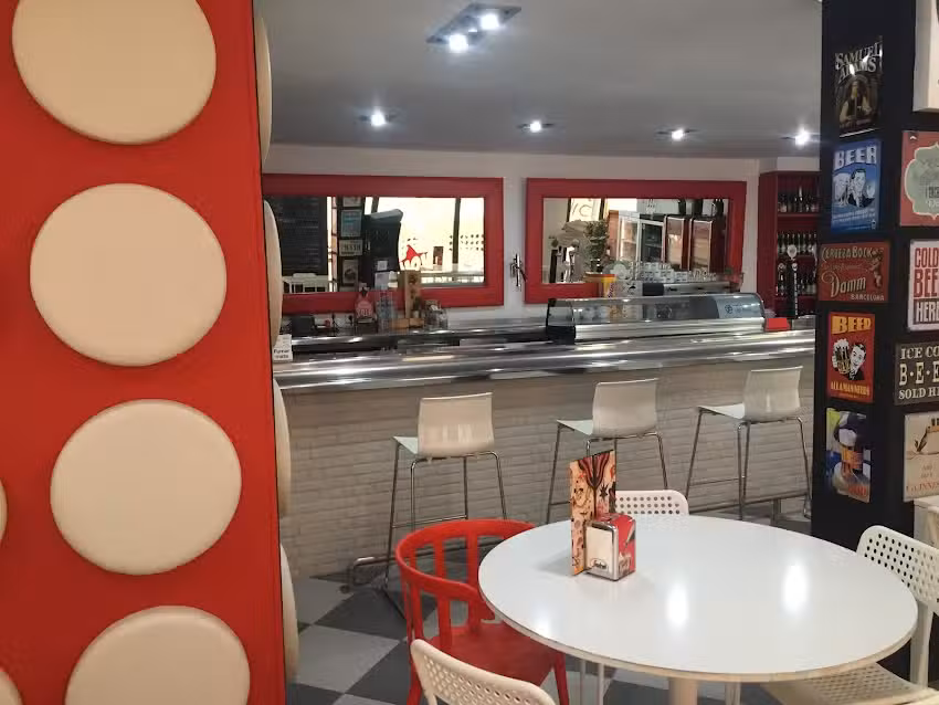 LOLA BURGERS