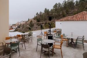 Los Cipreses de La Casa Inglesa