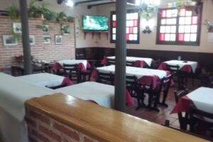 Los Parrales Mesón Las Cuevas