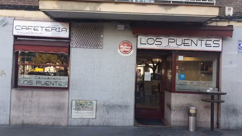 &ldquo; LOS PUENTES&rdquo; Bar & Cafeter&iacute;a & Cervecer&iacute;a & Restaurante