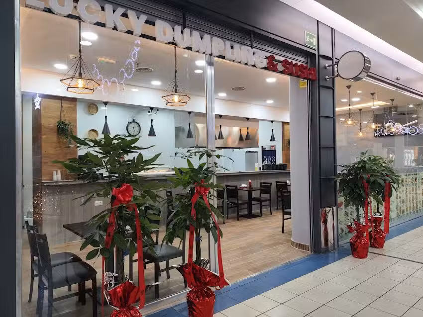 Lucky Dumpling & Sushi Las Rosas