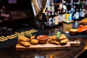 Lucky&rsquo;s Pub & Eatery