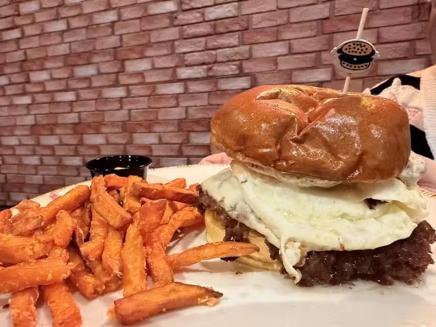 Macan&rsquo;s Burgers