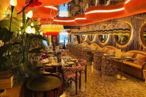 Maison Jaguar, restaurante mexicano con espect&aacute;culo