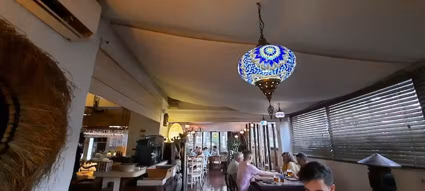 Makalolo Burger & Steak House