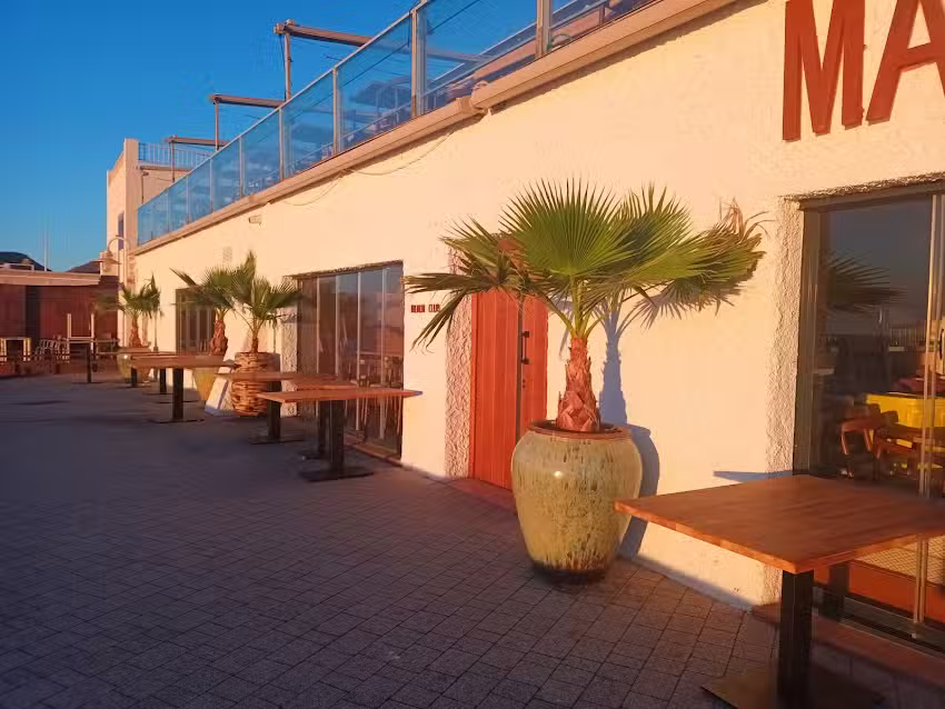 Manduka Beach Club