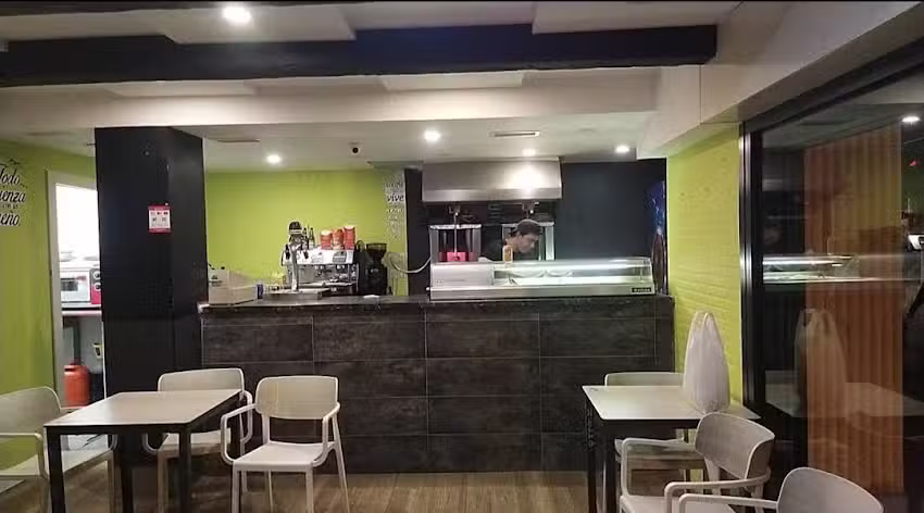 Mani Kebab Cafe & Bar