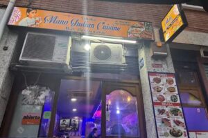 MANO INDIAN CUISINE BAR & RETURANTE BARCELONA SPAIN
