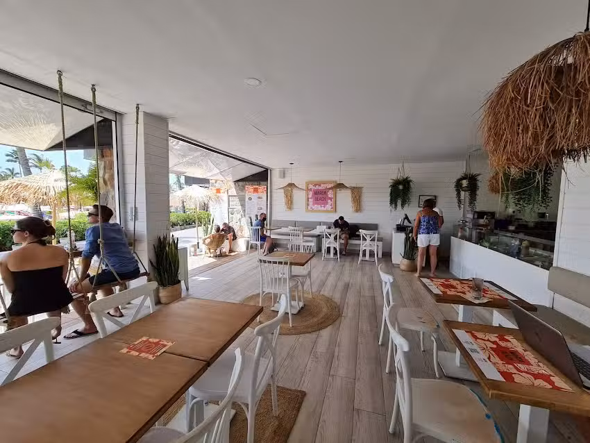 Maroa Beach Poke & More