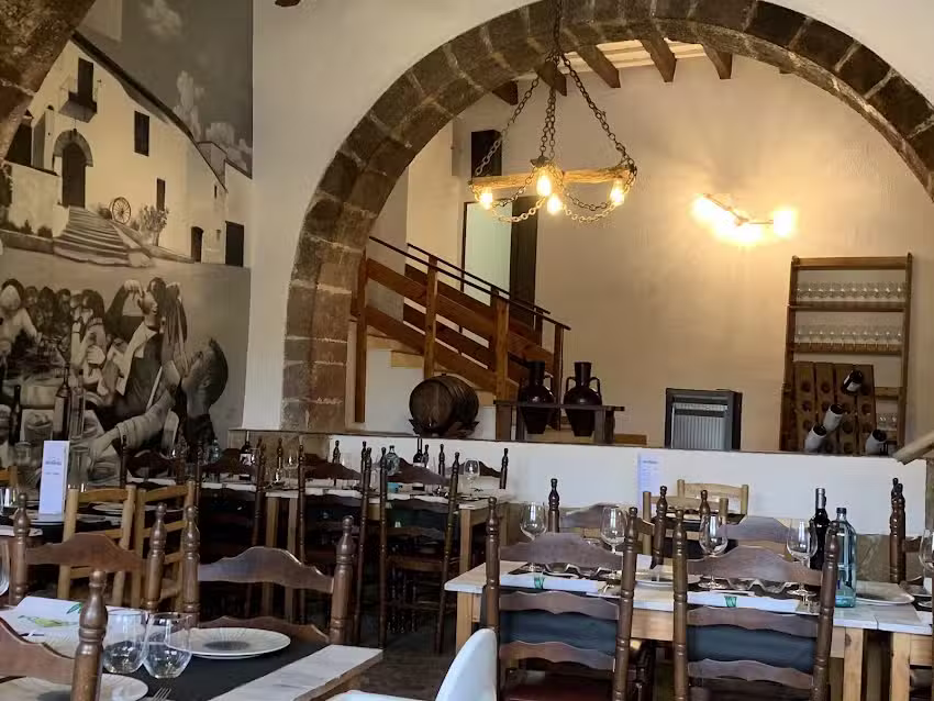 Masia Can Guitart Vell