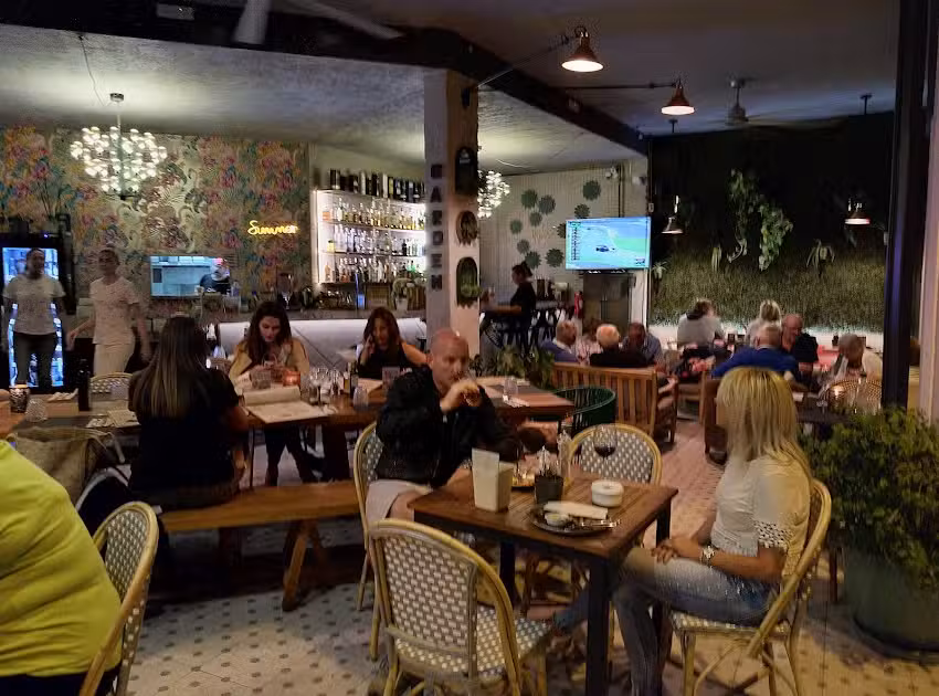 Max Garden Restaurant