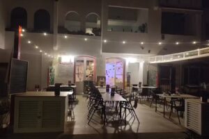 MAXFLAIK – Restaurante en Vera Playa | Croquetas Gourmet, Cachopos, Alta Cocina, Hamburguesas, helados, dulces y más