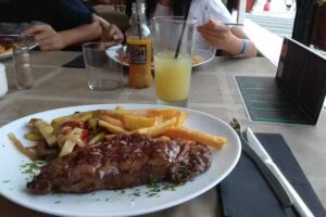 Maxim&rsquo;s Steak House & Pizzer&iacute;a