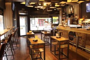 Meeting Point la blonda Coffe & Bar.