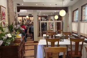 MENINA COCINA. Restaurante cerca. Ajalvir