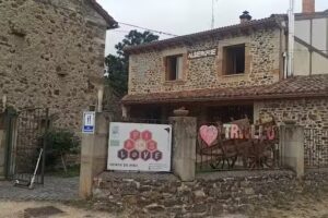 MESÓN ALBERGUE CURAVACAS