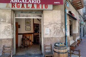 Mes&oacute;n Argalario Lutxana