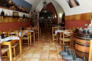 Mes&oacute;n Arrocer&iacute;a La Bodeguica