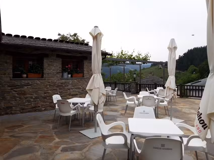 Mes&oacute;n As Cortes