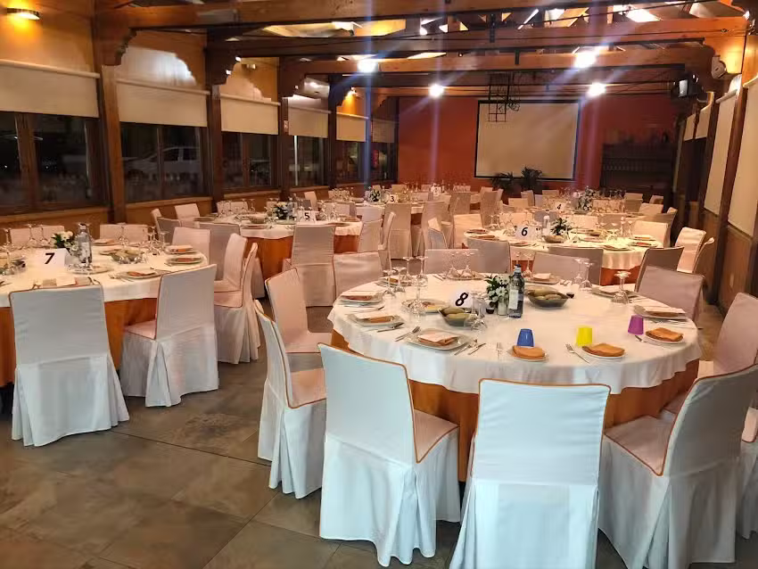 Mes&oacute;n Asador Los Juncos