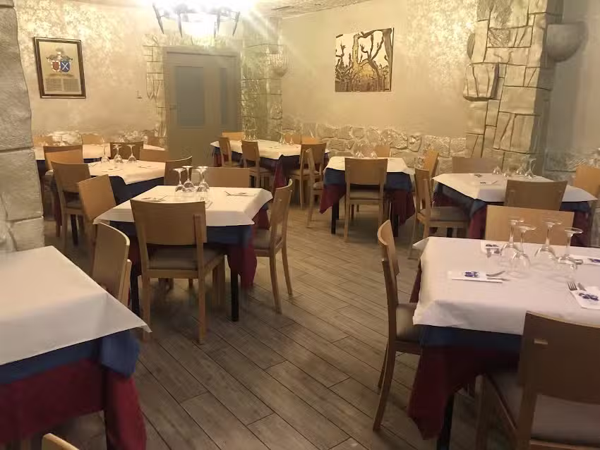 Mes&oacute;n Asador Queiles .Restaurante cocina tradicional y de temporada