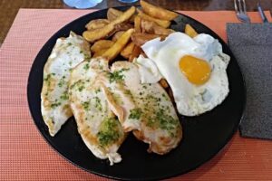 Mes&oacute;n Atalaya