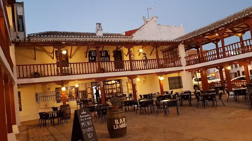 Mes&oacute;n Cervantes