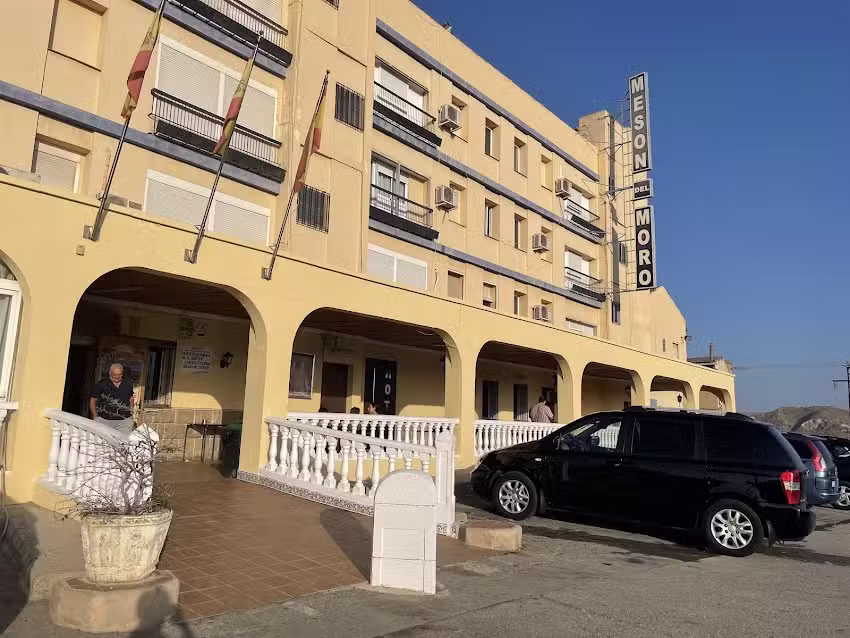 Mes&oacute;n del moro / Restaurante