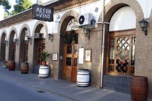 Mes&oacute;n del Vino