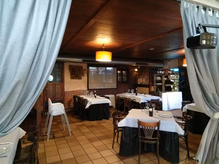 Mes&oacute;n Dos Pozos y Jimena