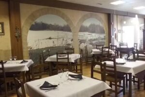 Mes&oacute;n El Castillo