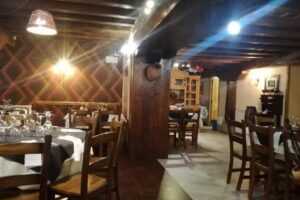 Mes&oacute;n El Castillo