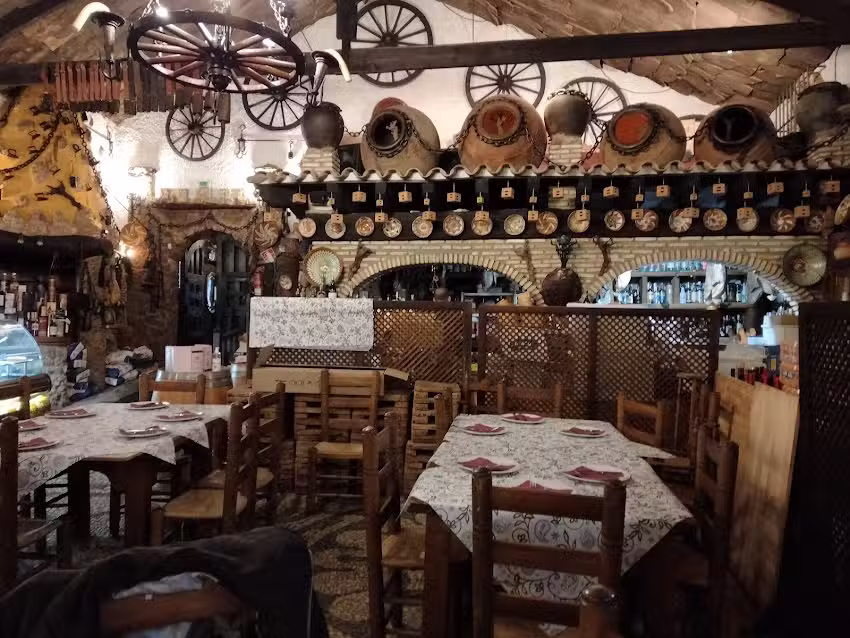 Mes&oacute;n El Corcho