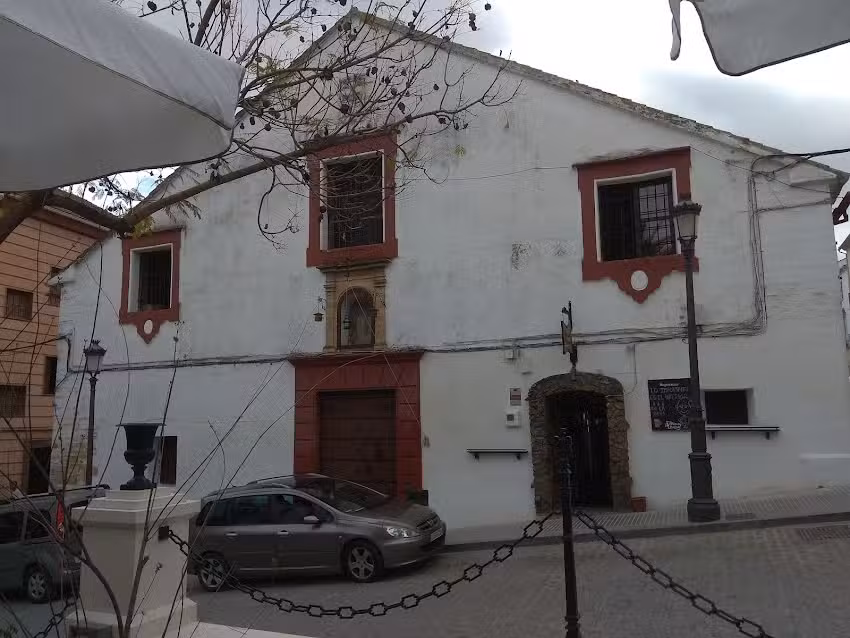 Mes&oacute;n El Duende