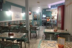 Mes&oacute;n El Esquinazo