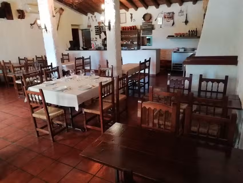 Mes&oacute;n El Fontan&eacute;s