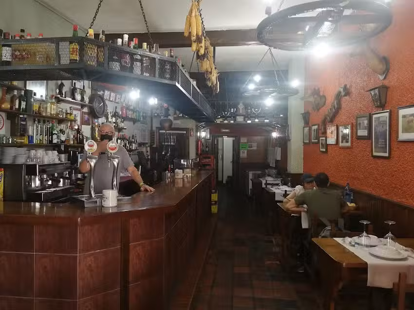 Mes&oacute;n El Labrador