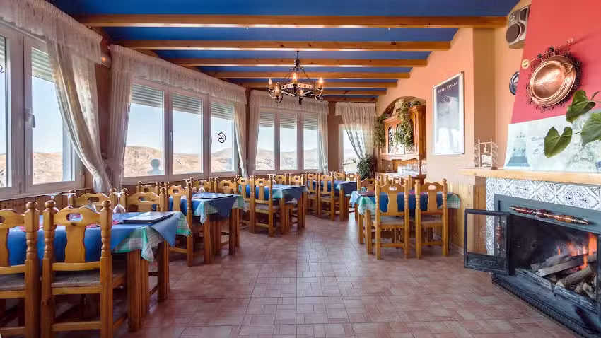 Mes&oacute;n El Mirador De G&uuml;ejar Sierra