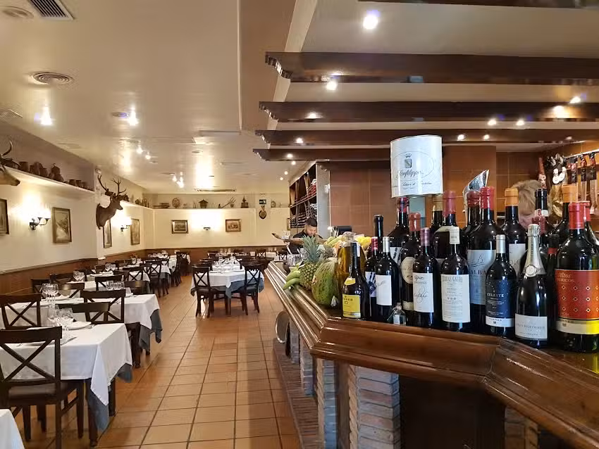 Mes&oacute;n El Rebeco.