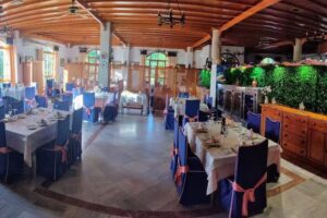 Mes&oacute;n Fuente Del Pino