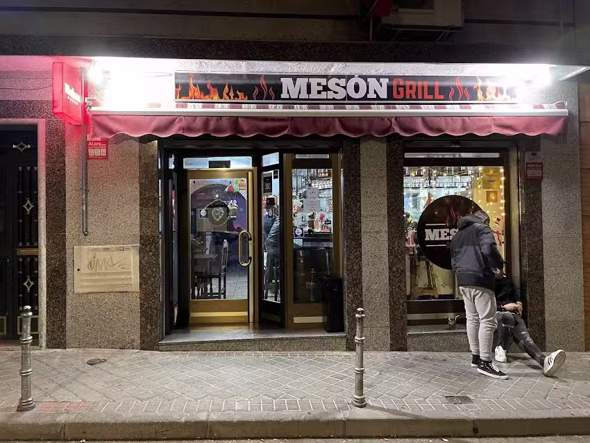 Mes&oacute;n Grill