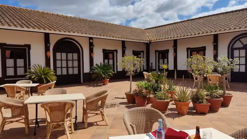 Mes&oacute;n La Aldea