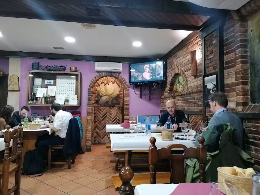 Mes&oacute;n La Covaciella