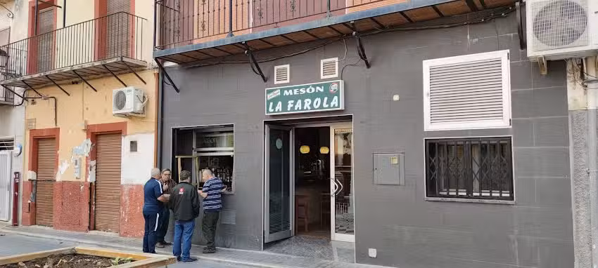 Mes&oacute;n La Farola