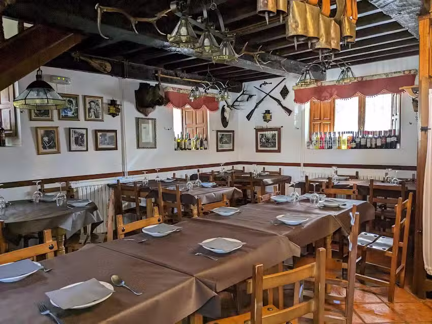 Mes&oacute;n La Jontana