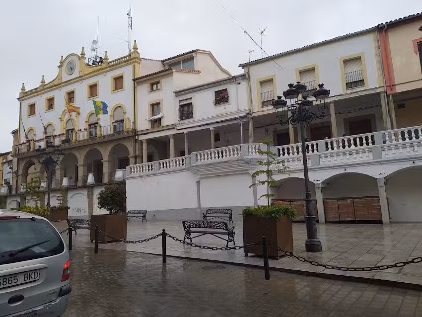 Mes&oacute;n La Plaza.