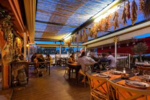 Mes&oacute;n La Rueda